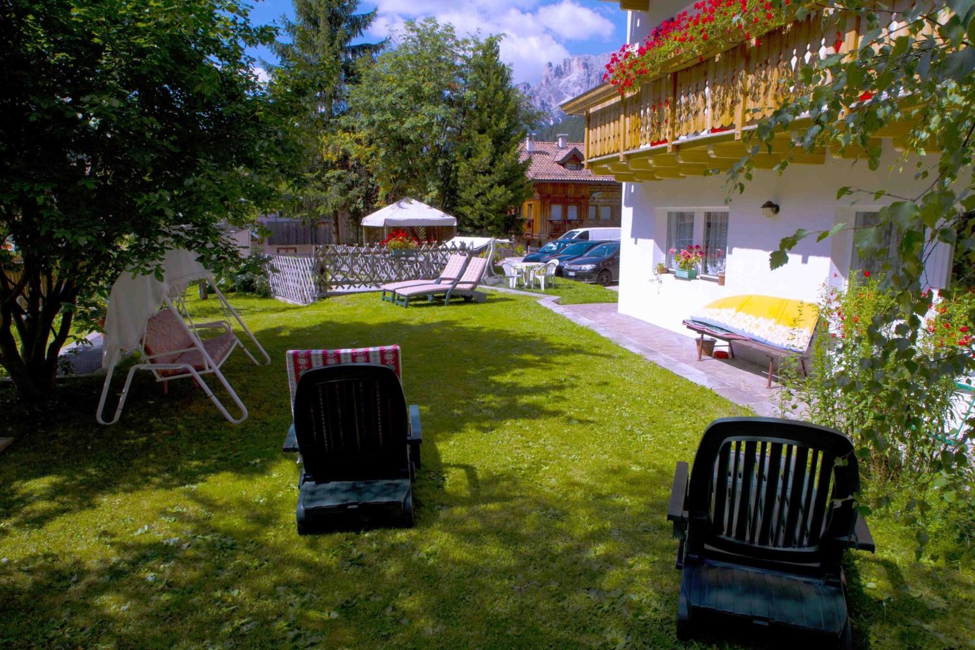 Garni Tyrolia Hotel Campitello di Fassa Buitenkant foto