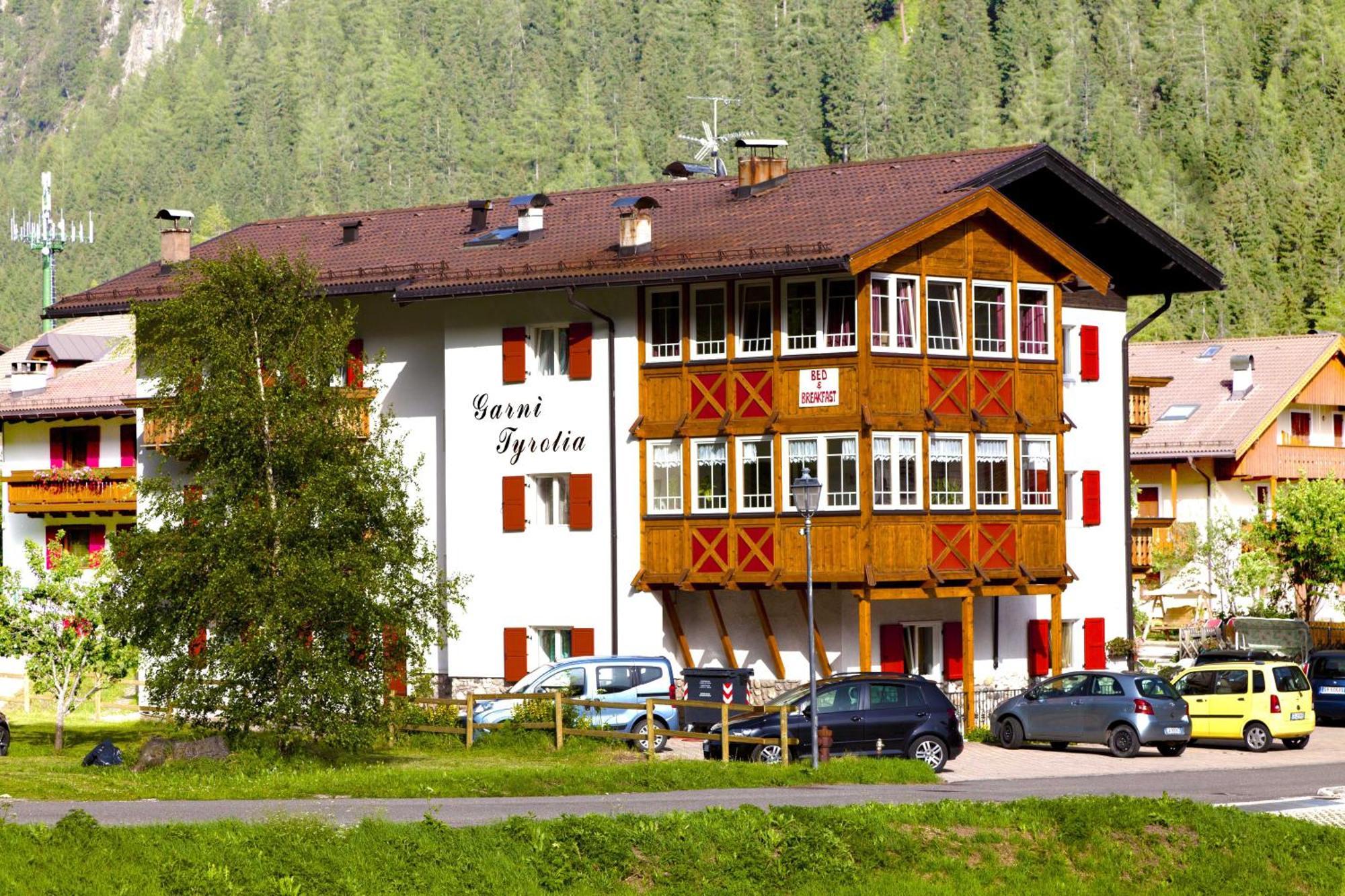 Garni Tyrolia Hotel Campitello di Fassa Buitenkant foto