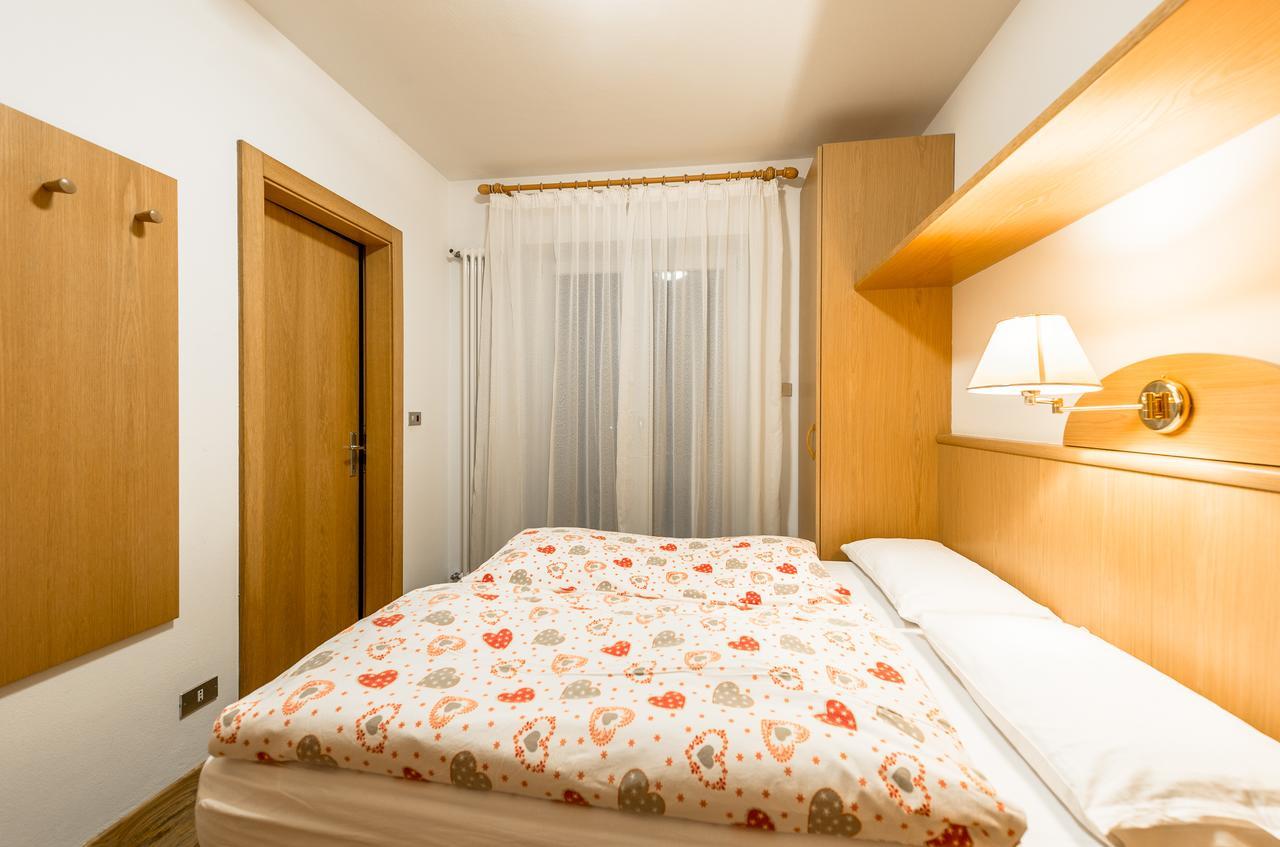 Garni Tyrolia Hotel Campitello di Fassa Buitenkant foto