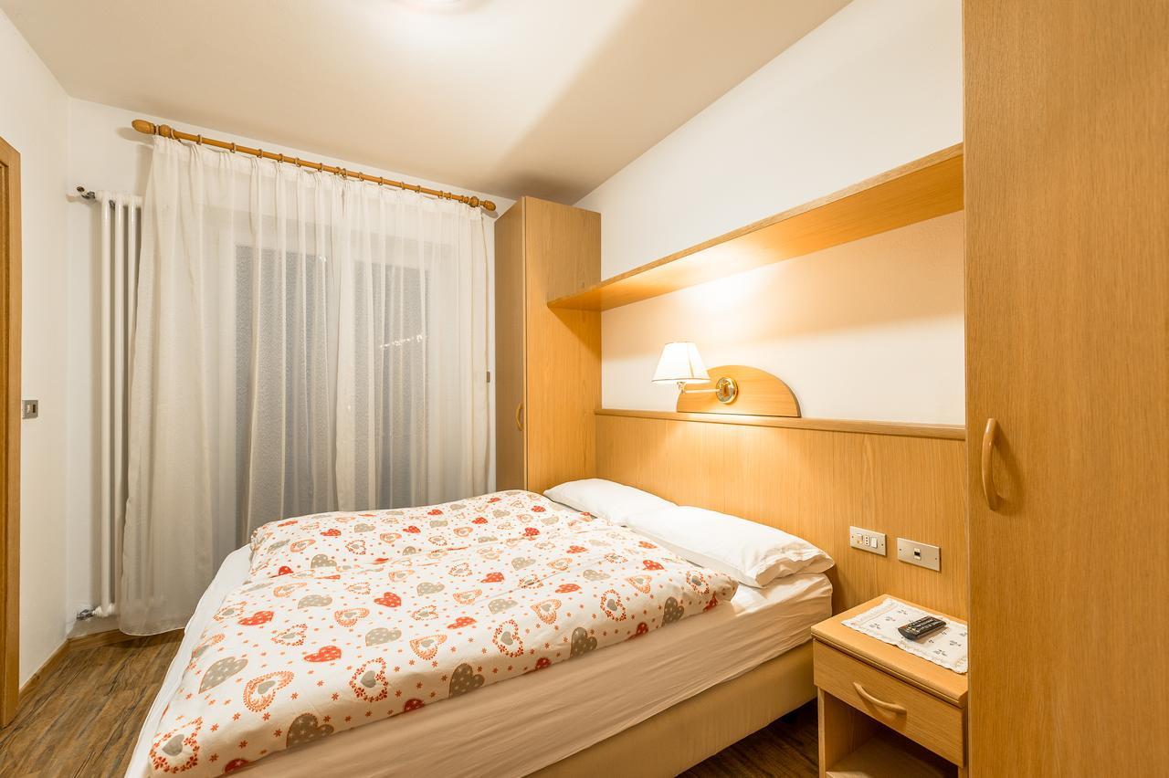 Garni Tyrolia Hotel Campitello di Fassa Buitenkant foto