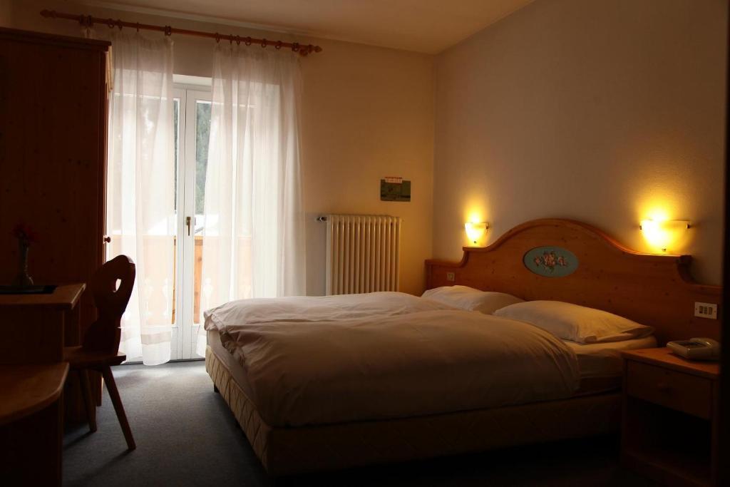 Garni Tyrolia Hotel Campitello di Fassa Kamer foto