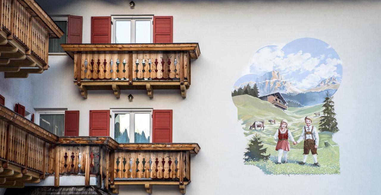 Garni Tyrolia Hotel Campitello di Fassa Kamer foto